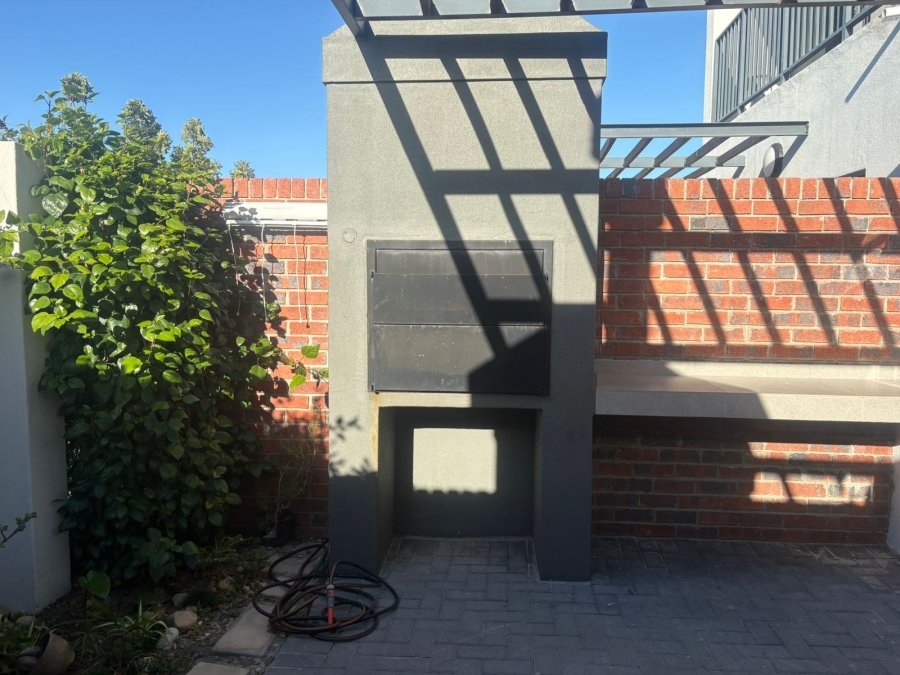 2 Bedroom Property for Sale in Sandown Western Cape